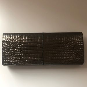 STUART WEITZMAN Elongated bronze crocco clutch